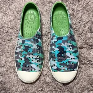 Native Jefferson C13 green blue Camouflage Sneaker Sandals Water Shoes